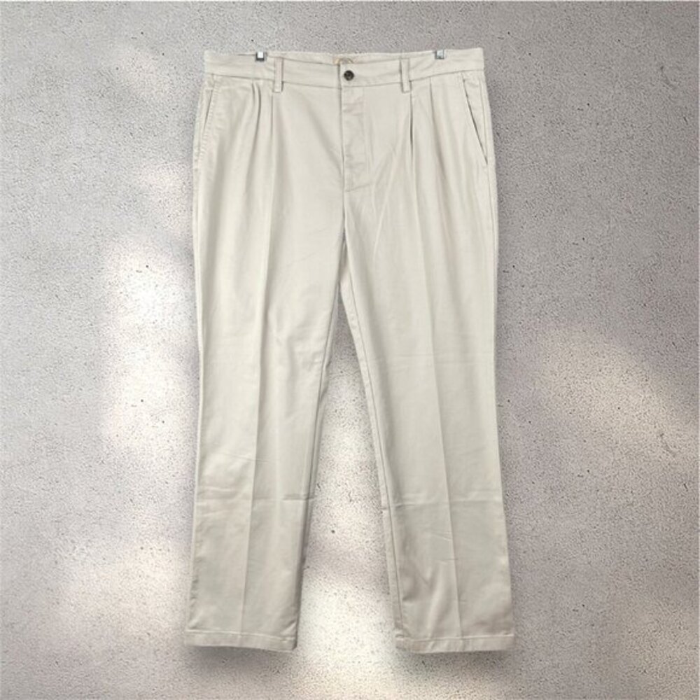 NWOT St. John’s Bay Chino Pants Men’s 38x32 Beige Straight Fit Easy Care Cotton